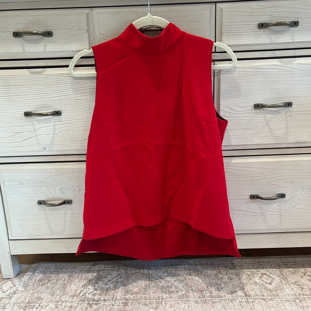 ZARA women’s top zipper detail